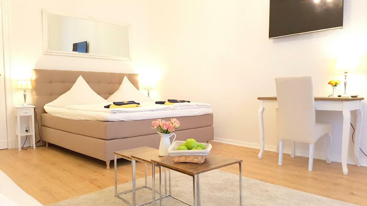 Kvh By Rockchair Apartments L Superhost Status L Boxspringbett Am Schloss Charlottenburg Welcomes You! Berlijn Buitenkant foto
