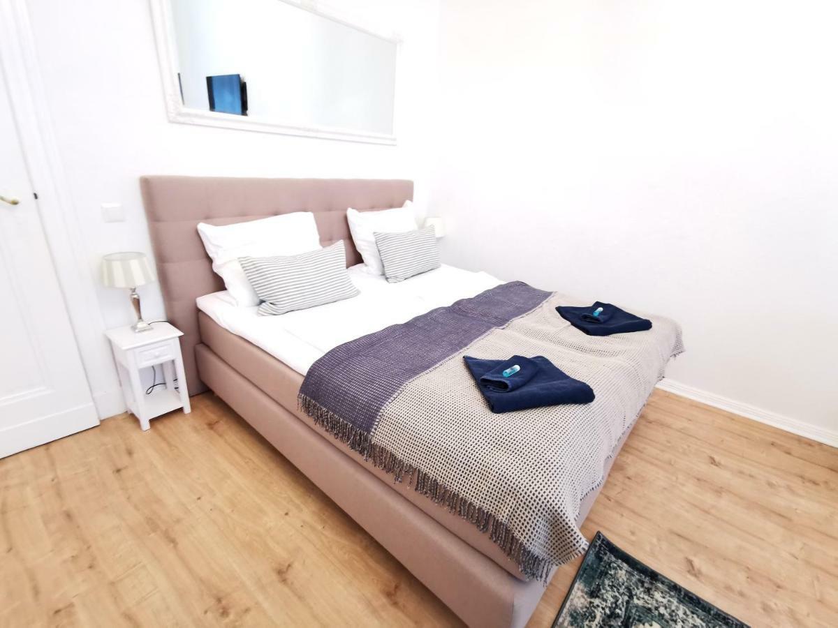Kvh By Rockchair Apartments L Superhost Status L Boxspringbett Am Schloss Charlottenburg Welcomes You! Berlijn Buitenkant foto