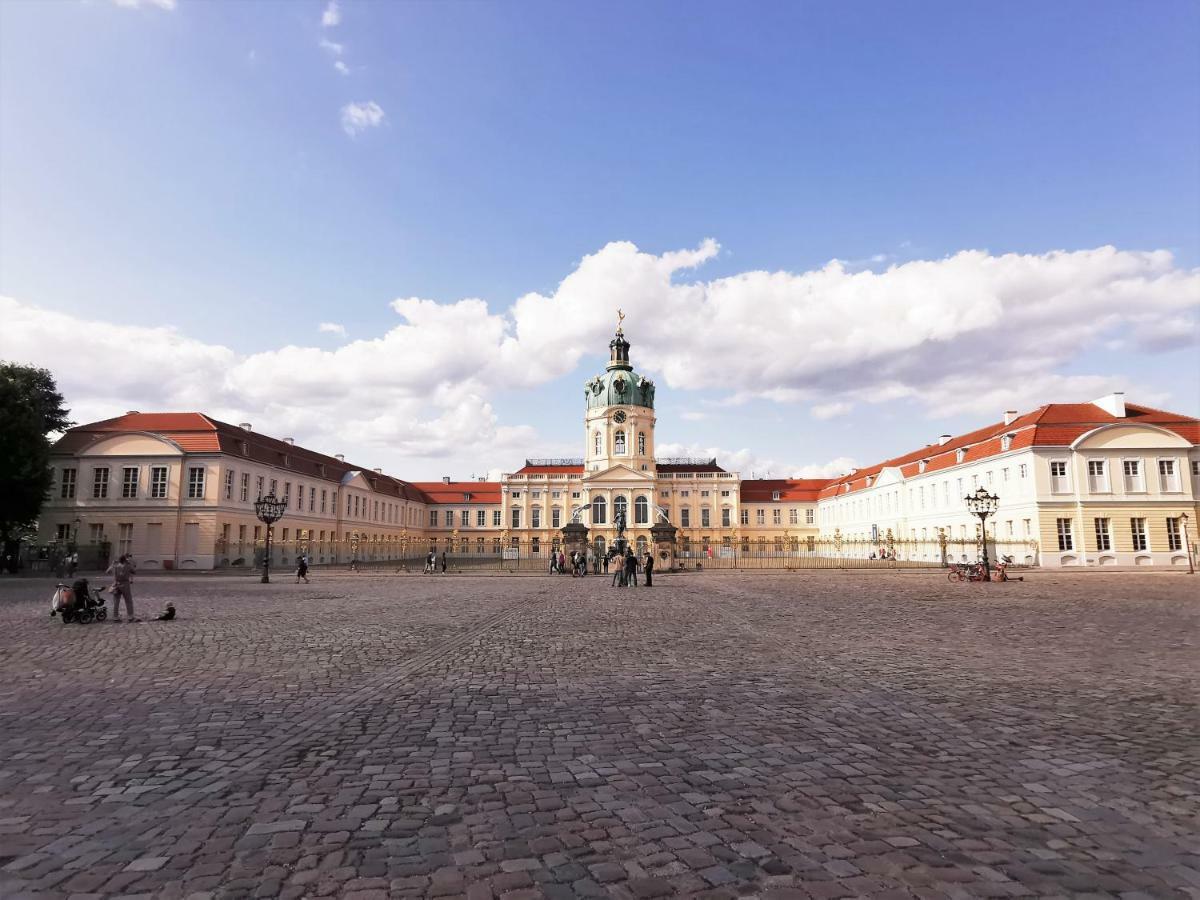 Kvh By Rockchair Apartments L Superhost Status L Boxspringbett Am Schloss Charlottenburg Welcomes You! Berlijn Buitenkant foto