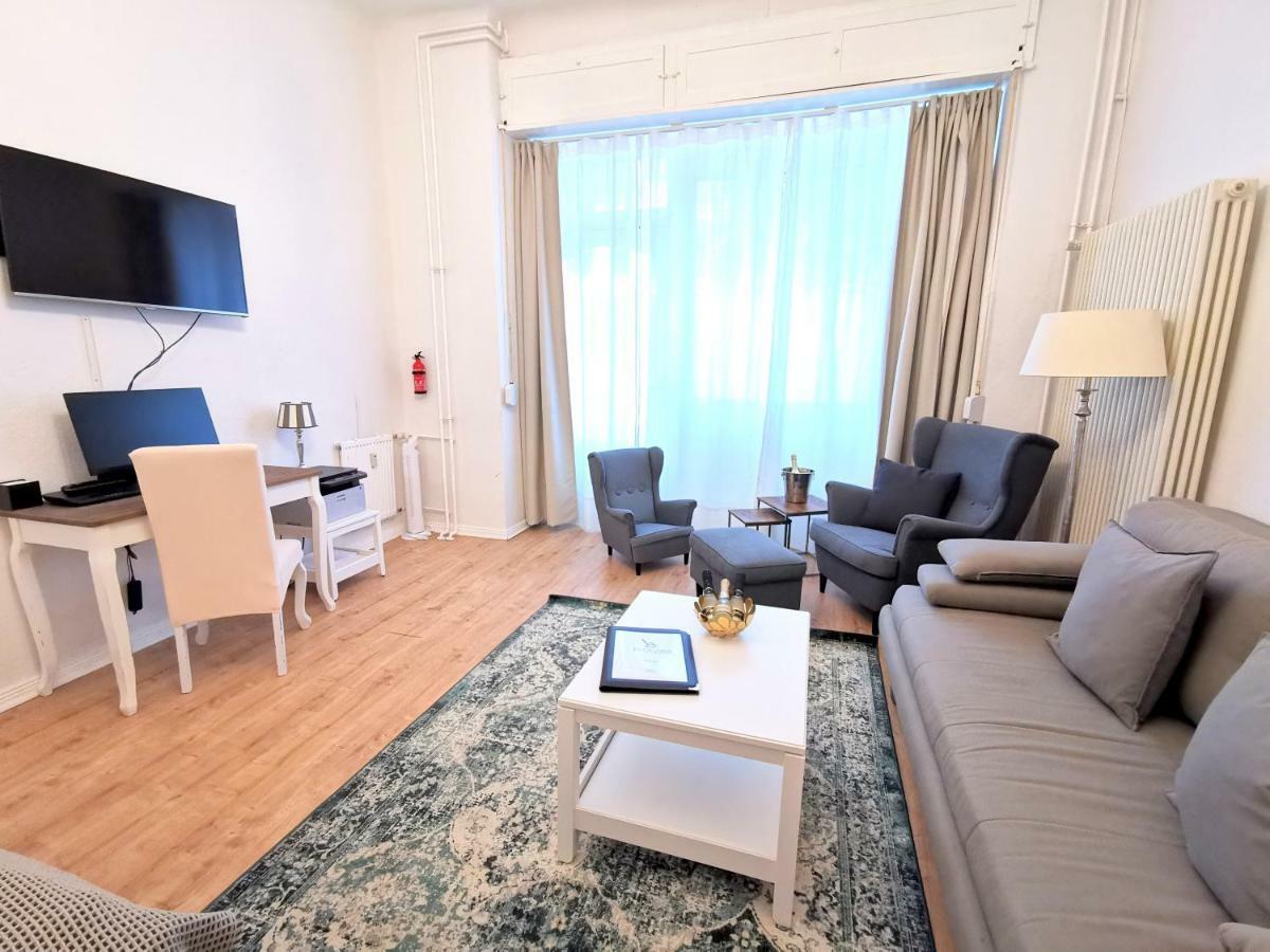 Kvh By Rockchair Apartments L Superhost Status L Boxspringbett Am Schloss Charlottenburg Welcomes You! Berlijn Buitenkant foto