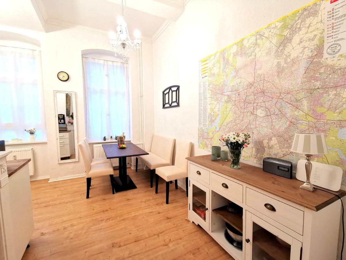 Kvh By Rockchair Apartments L Superhost Status L Boxspringbett Am Schloss Charlottenburg Welcomes You! Berlijn Buitenkant foto